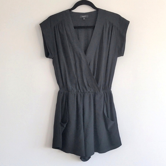 ARITZIA BABATON | Corbett 100% Silk Wrap Style Romper, Black, Women S - Picture 2 of 9